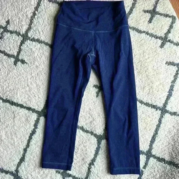 Lululemon Wunder Under Nulu blue Jean color size 4 cropped - Picture 5 of 6